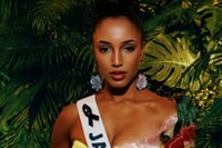 Señorita Jamaica cae de la pasarela durante preliminares de Miss Universo