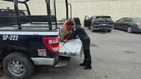 Mujer es auxiliada por la Policía Municipal de Monclova