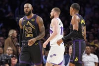 LeBron debuta contra Jazz e impone marca con su campaña 23
