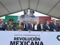 Gobernador Manolo Jiménez Salinas encabeza desfile en Múzquiz por la Revolución Mexicana