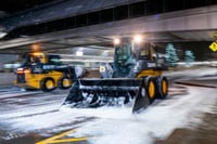 Nevadas y ventiscas complican viajes por Acción de Gracias en EE.UU