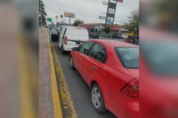 Choque en plena hora pico provoca caos sobre el bulevar Pape de Monclova 