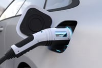 Orden ejecutiva de Trump relaja estándares de emisiones para autos nuevos