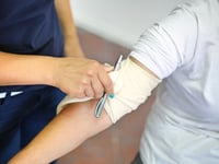 Torniquete, presión y elevación: la guía ante una hemorragia que todos deberían conocer