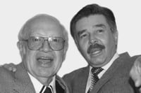 Jorge Ortiz de Pinedo despide a Eduardo Manzano