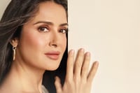 Salma Hayek revela su tratamiento estético no invasivo
