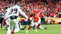 Los Chiefs se desploman ante Texans, peligra su presencia en Playoffs
