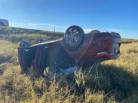 Dos personas resultan lesionadas tras volcadura en la carretera Premier Rosita-Allende