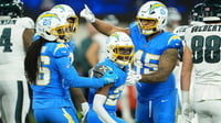Los Angeles Chargers se lleva el triunfo ante Philadelphia Eagles en tiempo extra