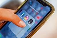 Australia prohíbe redes sociales a menores de 16 años con multas millonarias