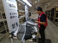 Empresas batallan para conseguir soldadores y pailería, por migración de mano de obra