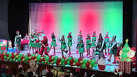 Niños del CAM iluminan el teatro del IMSS con villancicos navideños