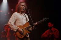 Fallece el músico español Robe Iniesta, cantante de Extremoduro, a los 63