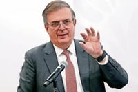 Aranceles a Asia impactan autos importados: Ebrard