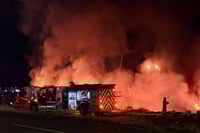 Choque e incendio de tráileres deja un muerto en la Irapuato–Abasolo