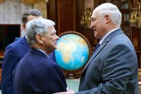 EE.UU levanta sanciones al potasio bielorruso en señal de deshielo diplomático