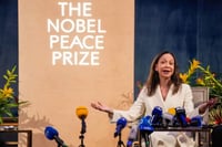 Nobel de la Paz 2025 condena detención de activista iraní
