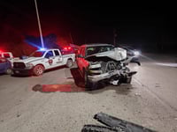 Un choque frontal entre dos camionetas deja dos lesionados en Múzquiz