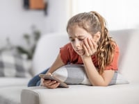 Investigaciones muestran que imaginar encuentros positivos moldea los sentimientos de la vida real