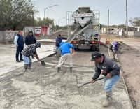 Supervisan avance de obra vial clave en colonias de San Juan de Sabinas
