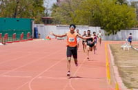 Atletismo escolar de Sabinas cierra 2025 con destacados logros nacionales