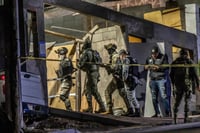 Autoridades aseguran laboratorio de metanfetamina en Tijuana