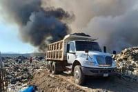 Controlan incendio en relleno sanitario de Culiacán tras más de 20 horas