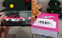 Taxi rosa de la CDMX llega en Hot Wheels