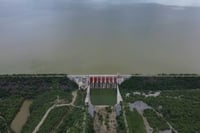 Presa El Cuchillo libera agua para pago de deuda hídrica con EE.UU