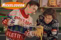 Drake Bell recrea tacos de espagueti de iCarly junto a Robe Grill