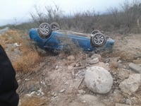 Volcadura en el Libramiento Carlos Salinas de Gortari deja un lesionado