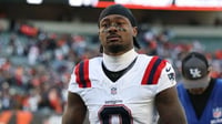 NFL y Patriots investigan acusaciones contra Stefon Diggs