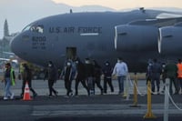 Llegan a Tapachula 121 mexicanos deportados desde EE.UU.