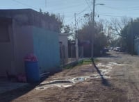 Vecinos de Sarabia sufren cuatro meses de fugas de drenaje