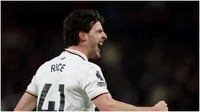 Arsenal vence 3-2 al Bournemouth y sigue líder de la Premier League