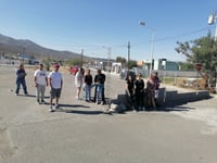 Vecinos del fraccionamiento Ave Fénix impiden cierre de acceso en el libramiento Carlos Salinas