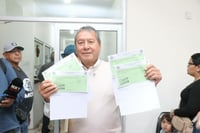 Alcalde paga predial y promueve más obras en San Juan de Sabinas