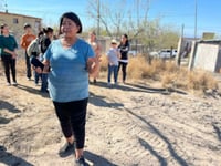 Calle Australia sigue cerrada por tajo minero y aísla al barrio 3