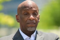 Acusan a Donnie McClurkin de abuso sexual en Nueva York