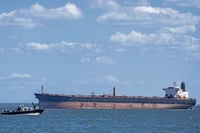 Gobierno interino venezolano quiere petróleo capturado sea parte de acuerdo con EU