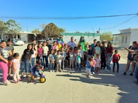 Fundación de Omar Corral celebra Día de Reyes con niños