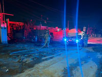 Incendio de tronco moviliza al cuerpo de bomberos de Monclova