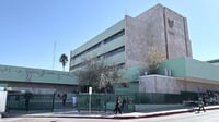 Delegado del IMSS visita clínica 7, pero persisten dudas por retraso en obra