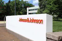 J&J reduce precios a cambio de exenciones arancelarias con Trump