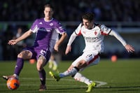 Milan extiende su racha invicta a 18 partidos tras empatar 1-1 con la Fiorentina
