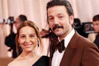 Diego Luna compara “Andor” con conflictos actuales en Globos de Oro