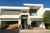Catean dos viviendas en Tres Ríos, Culiacán; aseguran armas y vehículos blindados