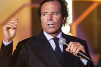 Julio Iglesias se asesora legalmente tras acusaciones