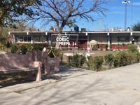 Madre denuncia revisión en pechos a alumna durante operativo en prepa Cobac 24