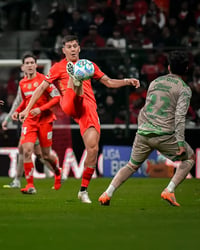 Toluca remonta a Santos Laguna y se coloca puntero en Liga MX